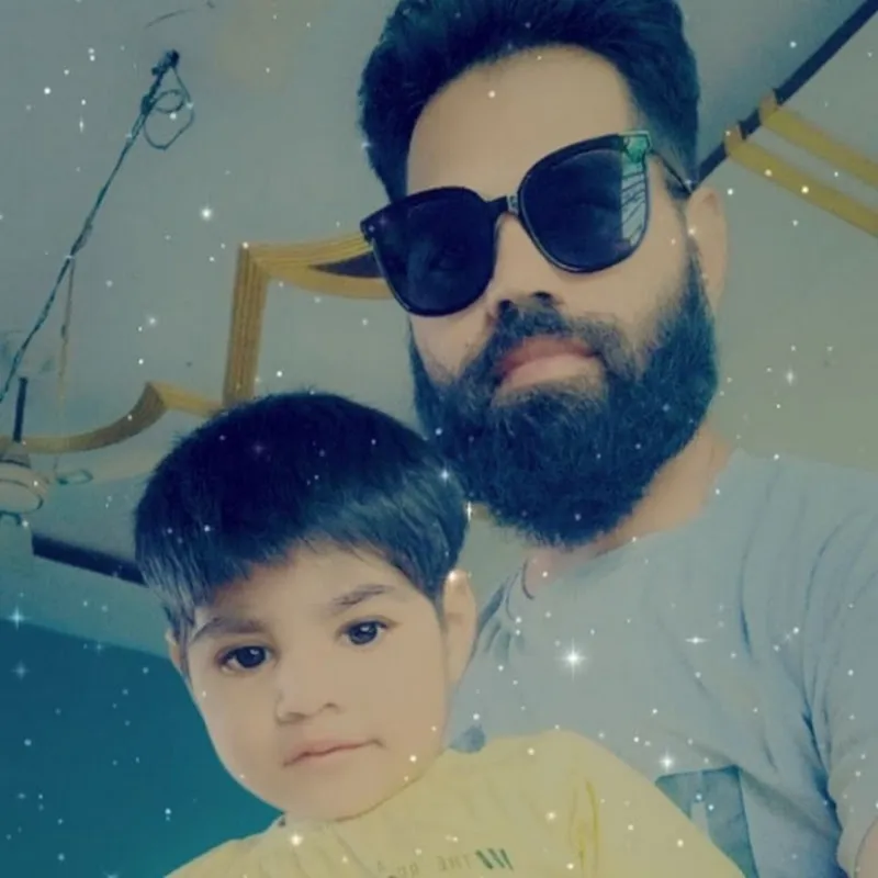 M D fashion designer